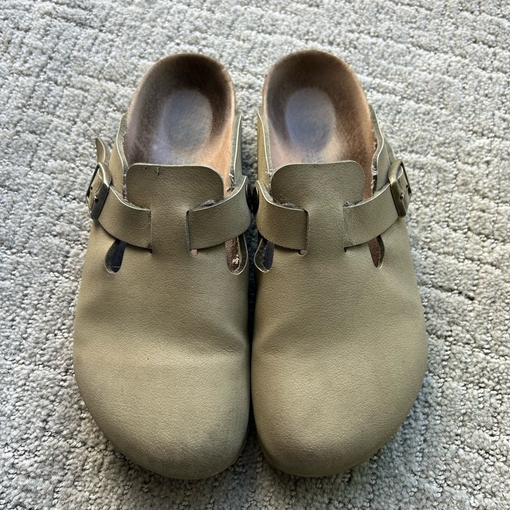 Birkenstock Bostons Leather (Khaki) size 36 narrow